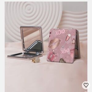 Compact Mirror Pink